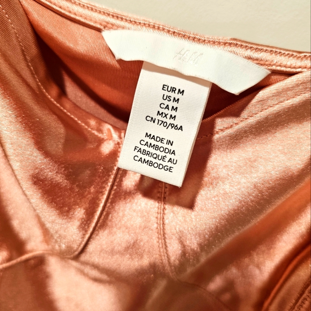 H&M Bodysuit Size Medium Champange Peach Color Silky - Picture 2 of 5